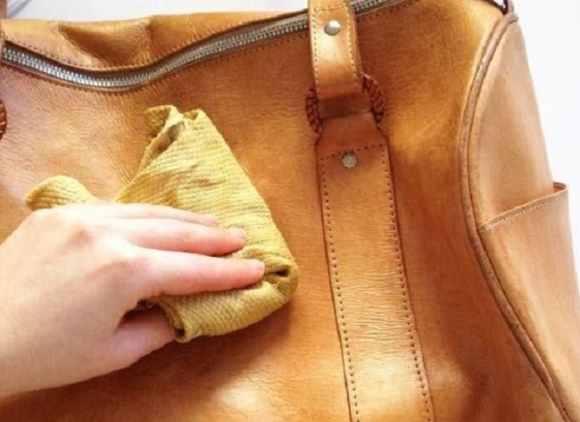 Lưu ý bảo quản túi xách da trong chuyến du lịch