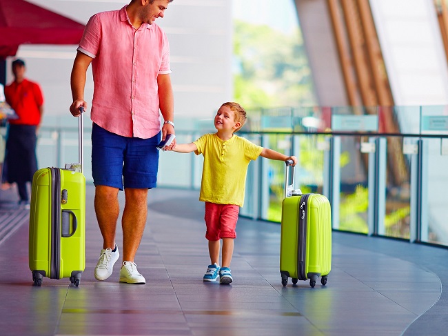 Hướng dẫn chọn mua vali kéo trẻ em an toàn và tiện dụng