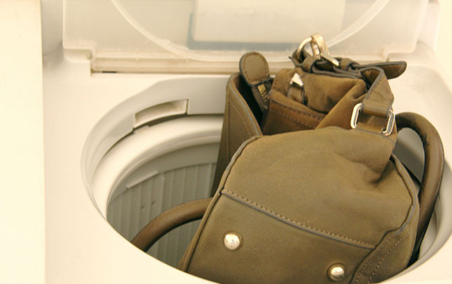 Cách giặt vali balo vải bố