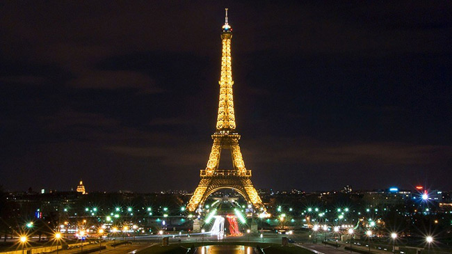 Tháp Eiffel - biểu tượng văn hóa của Pháp. Ảnh:The beauty of Travel.