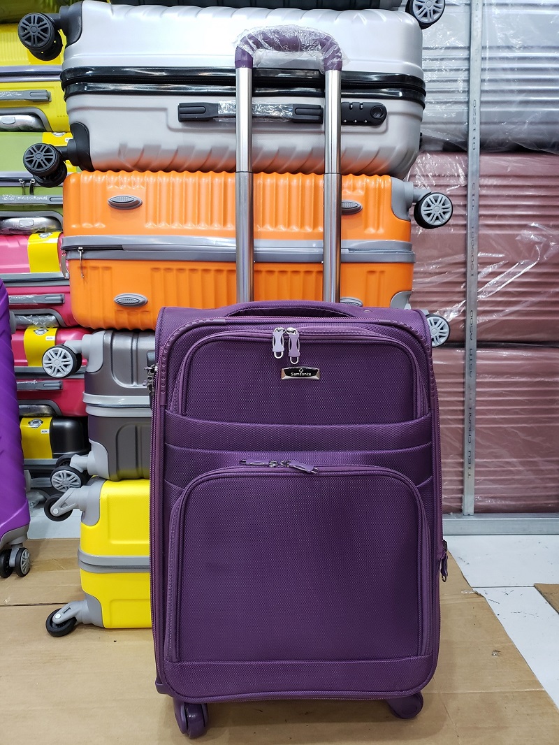 Bắt kịp xu hướng 2022 với vali kéo du lịch màu tím