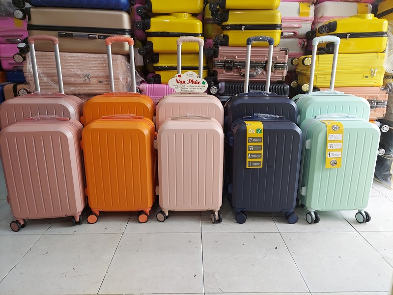 Đặt sản xuất vali quà tặng giá rẻ ở đâu với số lượng ít?