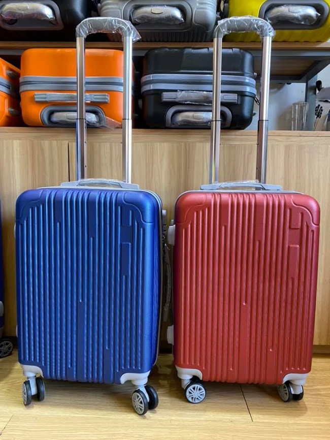 Mua vali kéo du lịch giá rẻ bền tốt ở đâu tại TP.HCM?