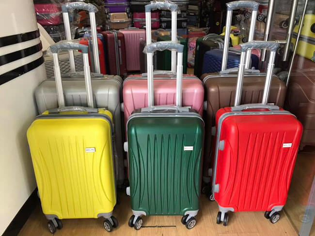 Những mẫu vali kéo bán chạy nhất tại Vạn Phúc hè này