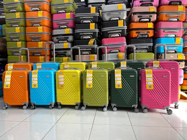 Những lý do nên mua vali du lịch tại Cửa Hàng Vạn Phúc