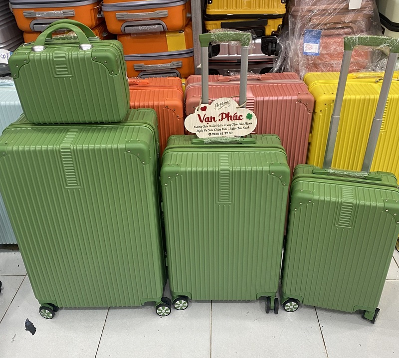 Top vali du lịch màu xanh mát mắt cho chuyến đi thư thái