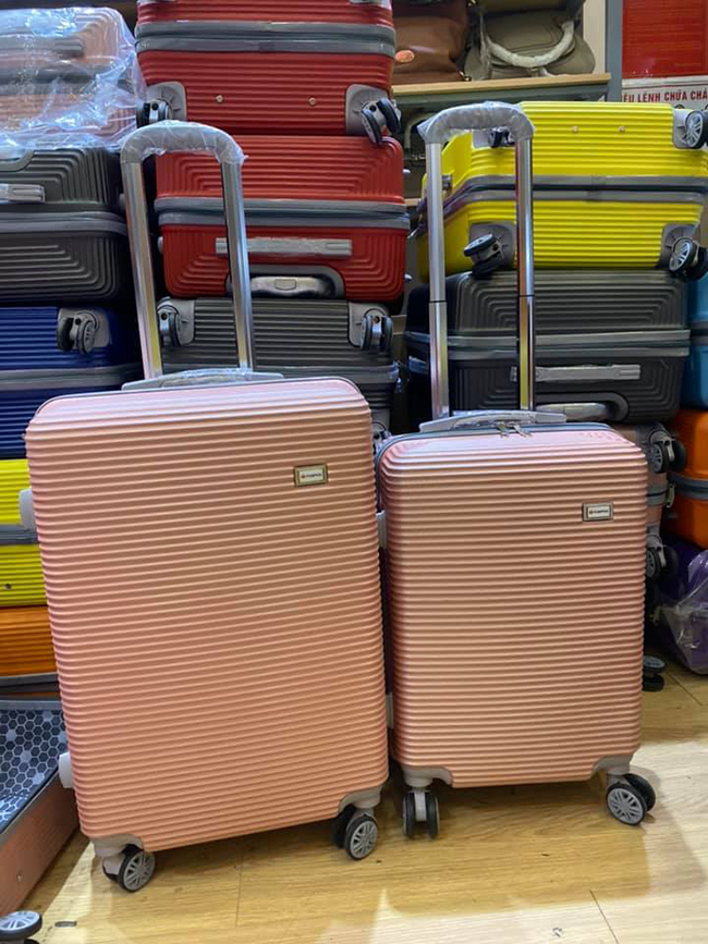 Sức hút của mẫu vali du lịch hồng gold dịu nhẹ tinh tế