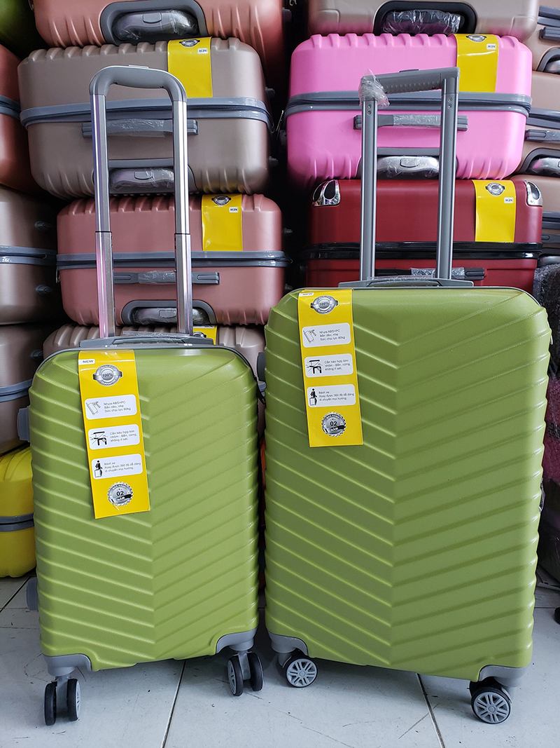 Làm mới phong cách với vali du lịch tông xanh lá