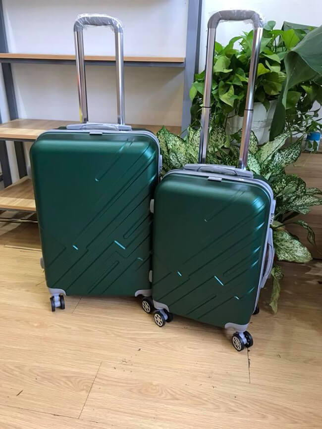 Có nên mua vali du lịch giá rẻ không?