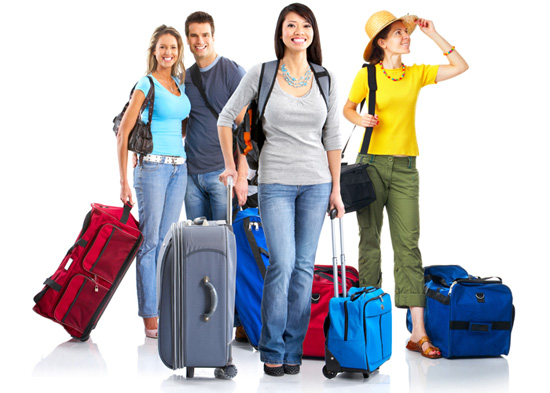 vali kéo màu sắc nổi bật như đỏ, xanh cobalt, hồng… sẽ giúp bạn dễ dàng nhận ra nó là của mình trên băng chuyền hành lý từ xa.