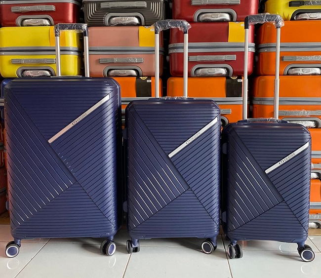 Gợi ý bảng màu vali du lịch tuyệt đẹp cho năm 2022