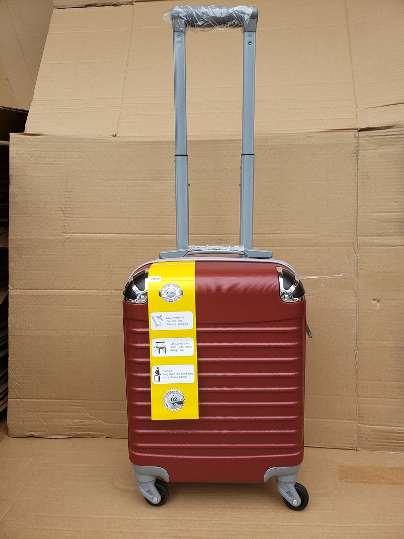 Gợi ý những mẫu vali kéo màu đỏ cho chuyến đi đầu xuân