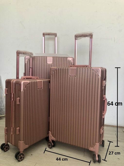 vali khung nhôm màu hồng