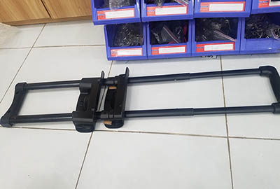 Cách sửa vali hư cần kéo tại nhà? Thay cần kéo bao nhiêu tiền?