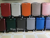 Du lịch gia đình 7 ngày thì nên mua vali size mấy?