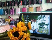 Hướng dẫn cách bảo quản balo an toàn khi đi xe bus hoặc nơi đông người