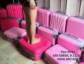 Những chiếc vali hồng khoáy động mùa hè