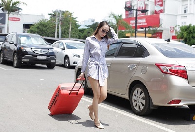 Outfit diện cùng vali kéo không thể bỏ qua