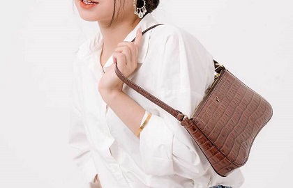Túi xách nữ đeo vai dần trở thành xu hướng