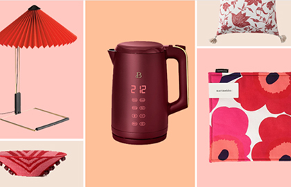 Vali du lịch màu Viva Magenta - Cân bằng hành trình của bạn