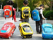 Vì sao trẻ em thích sử dụng balo kéo đến trường?
