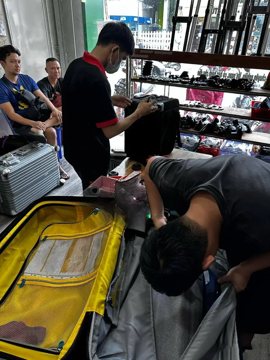 Cách sửa vali bị vỡ nhanh gọn tại nhà cho người mới