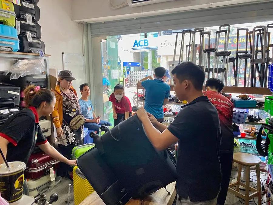 Sửa chữa vali kéo lấy liền, giá hợp lý