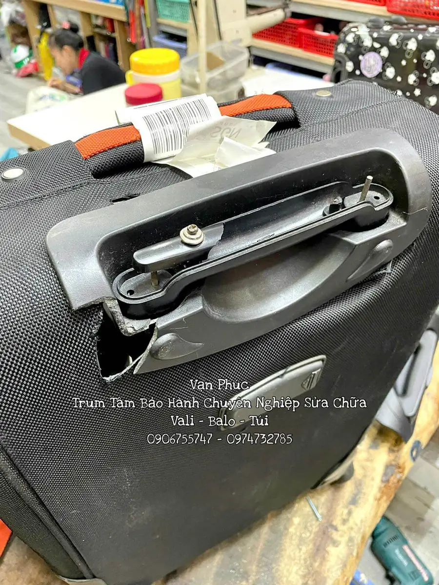 Thay tay kéo vali – Nguyên nhân hỏng, cách xử lý và lưu ý quan trọng