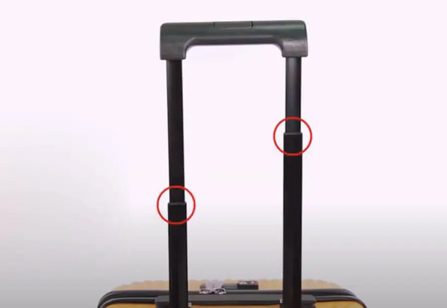 Cần kéo vali bị kẹt