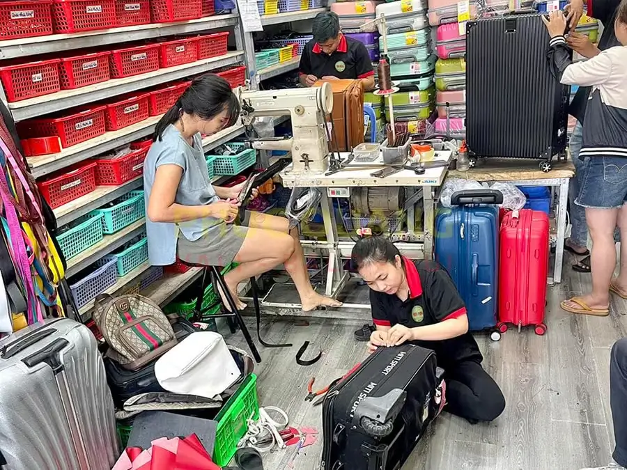 Bị kẹt khóa vali Bị kẹt khóa vali