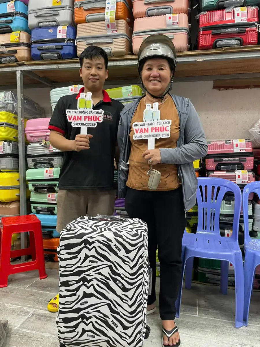 Balo Vạn Phúc hỗ trợ sửa vali giao nhận tận nhà