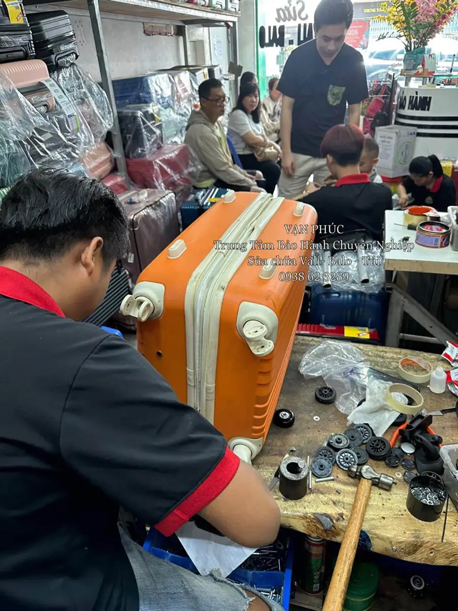 Sửa vali nhanh có bảo hành, an tâm trước chuyến đi
